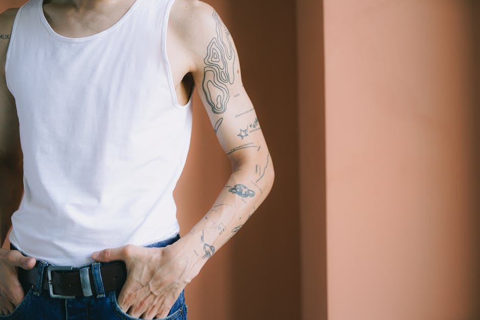 Länge eines Tattoos am Unterarm